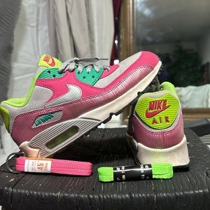 Nike Air Max size 8 w 6.5 y